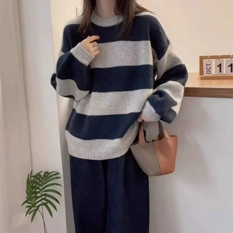 Simple striped round-neck cashmere knitted sweater women loose long-sleeved top versatile autumn and winter wool base sweater