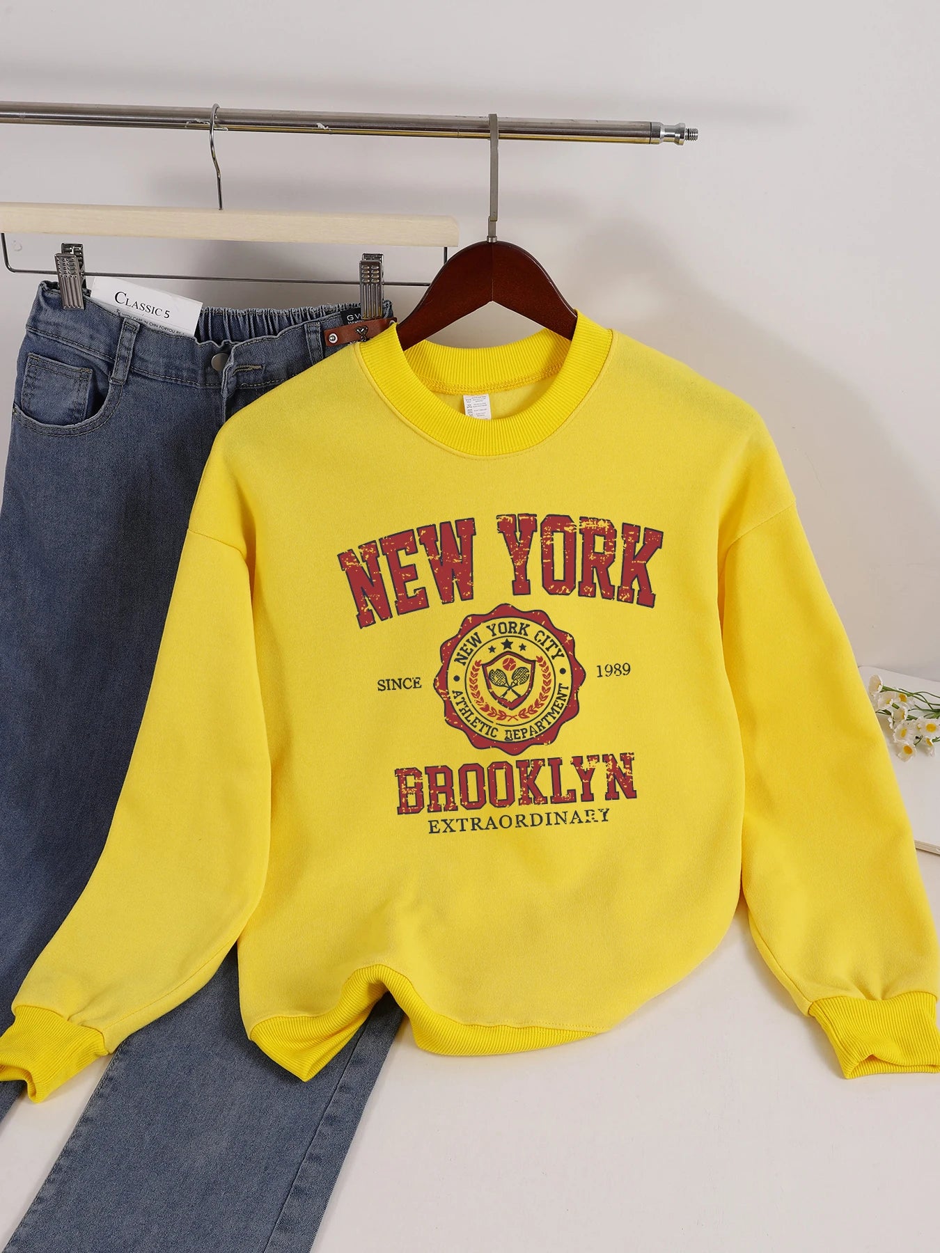 Fashion Womens Sweatshirt Fresh Red Cherries Printing Pullover Crewneck Fleece Soft Breathable Hoodie Autumn Female Streetwear