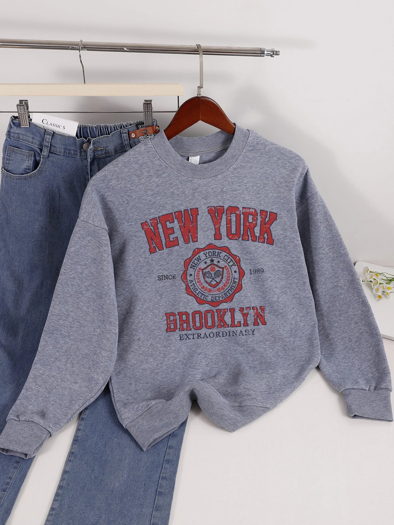 Fashion Womens Sweatshirt Fresh Red Cherries Printing Pullover Crewneck Fleece Soft Breathable Hoodie Autumn Female Streetwear