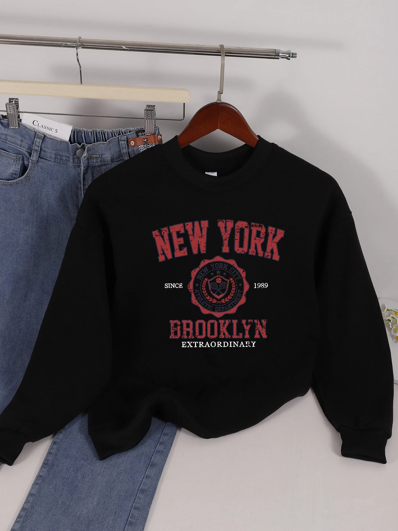 Fashion Womens Sweatshirt Fresh Red Cherries Printing Pullover Crewneck Fleece Soft Breathable Hoodie Autumn Female Streetwear