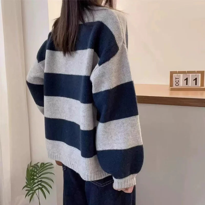 Simple striped round-neck cashmere knitted sweater women loose long-sleeved top versatile autumn and winter wool base sweater