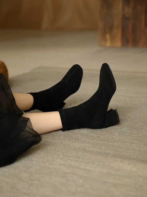 2025 New Women's British Style Pointed Ankle Boots - Chunky Heel Booties, Versatile Fall/Winter Office Boots