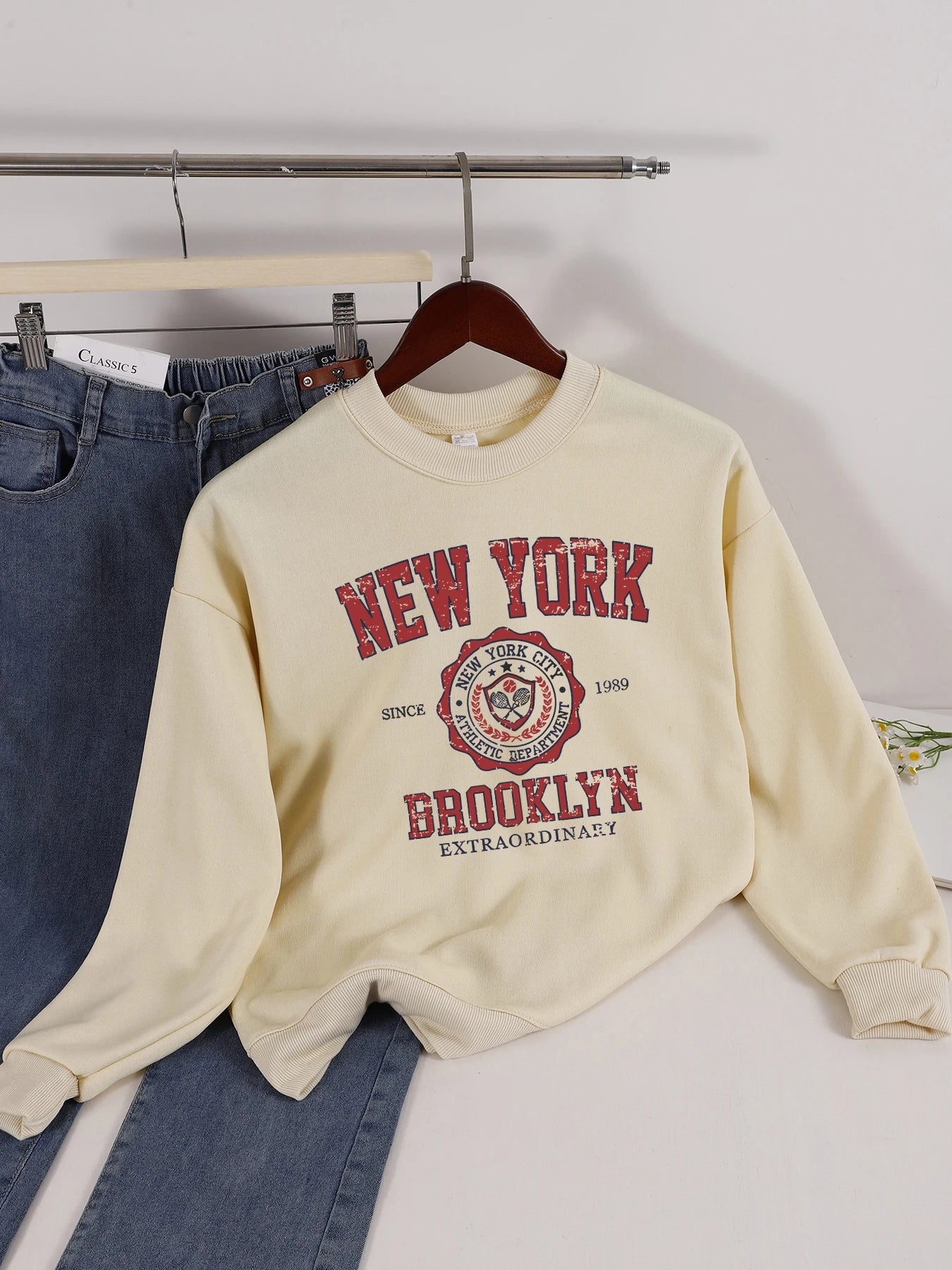 Fashion Womens Sweatshirt Fresh Red Cherries Printing Pullover Crewneck Fleece Soft Breathable Hoodie Autumn Female Streetwear